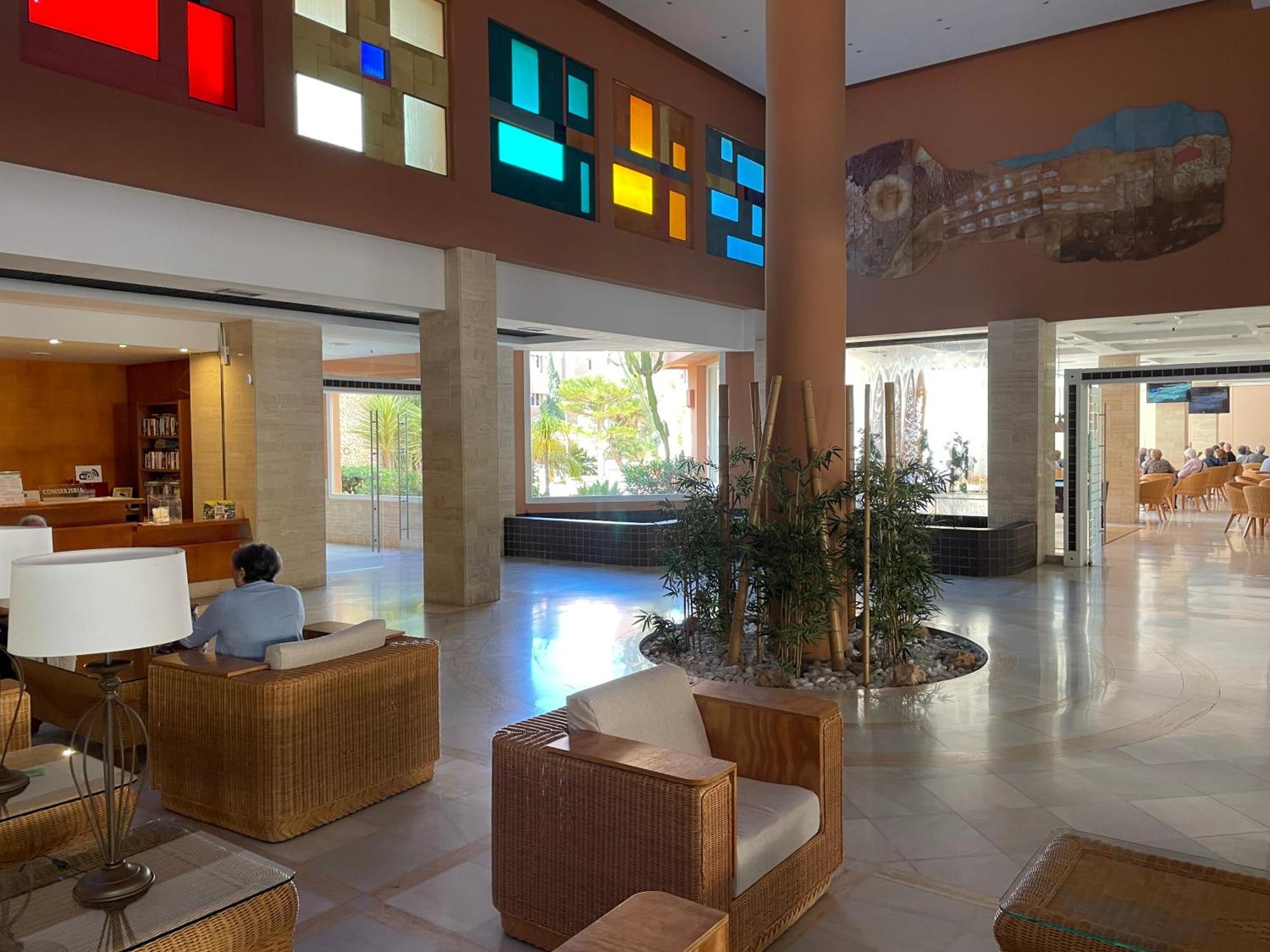 Arena Center Aparthotel Рокетас де Мар Екстериор снимка